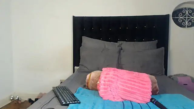 Snapshot of MissLola026 chatting on 06.28.26 MissLola026 online show from 06.28.26
