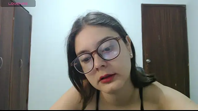 Snapshot of CarlaLorez chatting on 11.09.25 CarlaLorez online show from 11.09.25