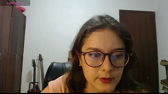 Snapshot of CarlaLorez chatting on 04.02.26 CarlaLorez online show from 04.02.26