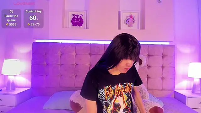 Snapshot of Naya_Velvet chatting on 11.06.25 Naya Velvet online show from 11.06.25