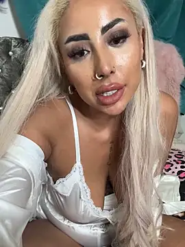 Snapshot of zara_bellexx chatting on 06.13.26 zara bellexx online show from 06.13.26