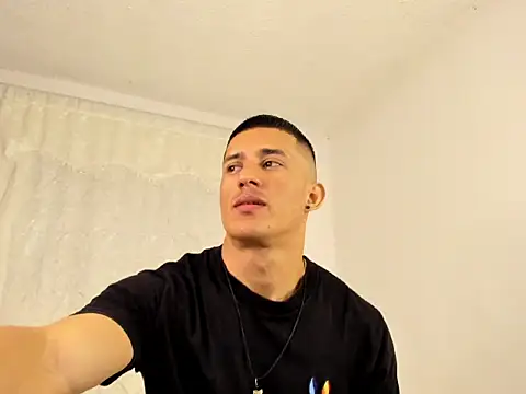 Snapshot of Muscle_man07 chatting on 11.26.25 Muscle man07 online show from 11.26.25