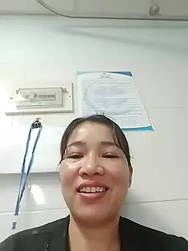 Snapshot of ladzy_sexy chatting on 07.19.26 ladzy sexy online show from 07.19.26