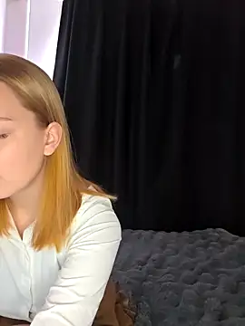 Sweet Little Lie online show from 10.14.25