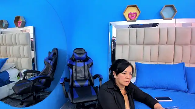 tania reyes  online show from 10.11.25