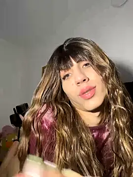 SiaraRealist online show from 11.11.25