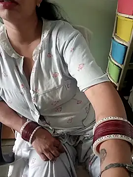 Snapshot of Parya_109 chatting on 10.31.25 Parya 109 online show from 10.31.25