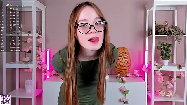 LittleCutieSandy online show from 10.22.25