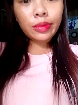 Snapshot of hello-cute chatting on 10.12.25 hello-cute online show from 10.12.25