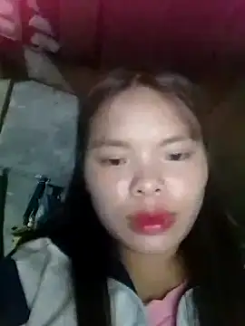 Snapshot of hello-cute chatting on 10.18.25 hello-cute online show from 10.18.25