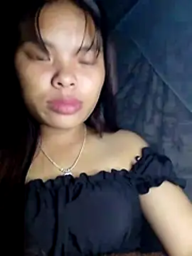 Snapshot of hello-cute chatting on 10.28.25 hello-cute online show from 10.28.25