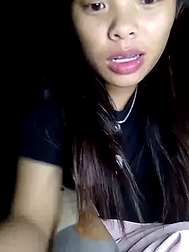 Snapshot of hello-cute chatting on 10.29.25 hello-cute online show from 10.29.25