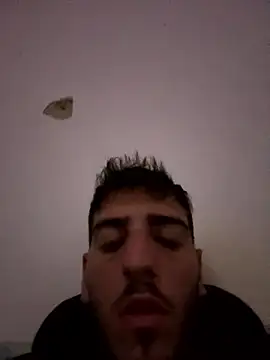 Snapshot of Tommy_horny20 chatting on 01.10.26 Tommy horny20 online show from 01.10.26