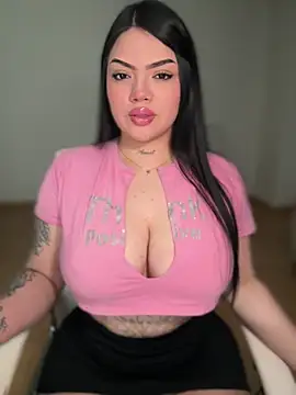 Snapshot of dulcemarianh_ chatting on 04.29.26 dulcemarianh online show from 04.29.26