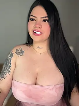 Snapshot of dulcemarianh_ chatting on 05.02.26 dulcemarianh online show from 05.02.26