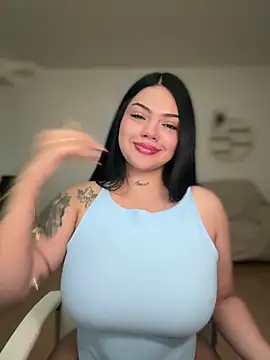 Snapshot of dulcemarianh_ chatting on 07.02.26 dulcemarianh online show from 07.02.26