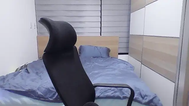 j20907085 online show from 10.11.25