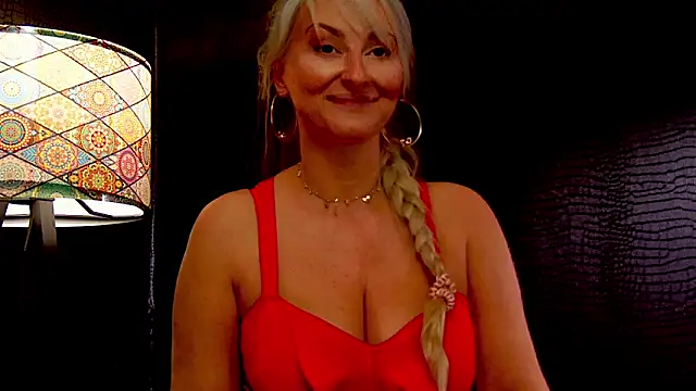 LeticiaReys online show from 11.29.25