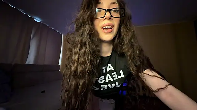 Snapshot of chelsey-classy chatting on 10.25.25 chelsey-classy online show from 10.25.25