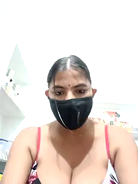 Snapshot of Hot_radhaji chatting on 11.17.25 Hot radhaji online show from 11.17.25