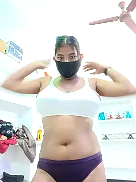 Snapshot of Hot_radhaji chatting on 12.15.25 Hot radhaji online show from 12.15.25