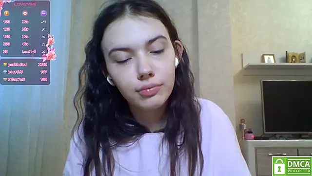 Snapshot of CeyaLier chatting on 06.22.26 CeyaLier online show from 06.22.26