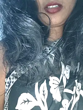 Snapshot of Janu-hasena chatting on 11.24.25 Janu-hasena online show from 11.24.25