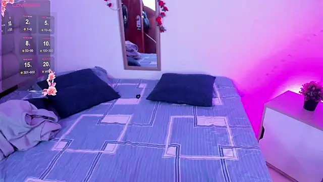 Laaura-Velez online show from 02.27.26