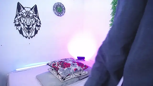 Snapshot of Emo_Boy_ chatting on 11.30.25 Emo Boy online show from 11.30.25