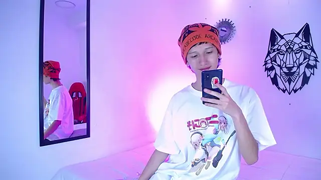 Snapshot of Emo_Boy_ chatting on 01.15.26 Emo Boy online show from 01.15.26