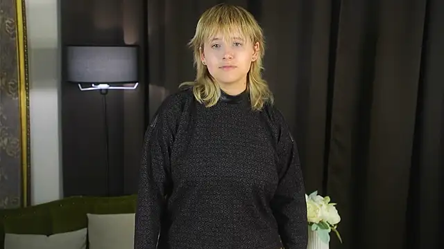 NikiHiley online show from 10.08.25