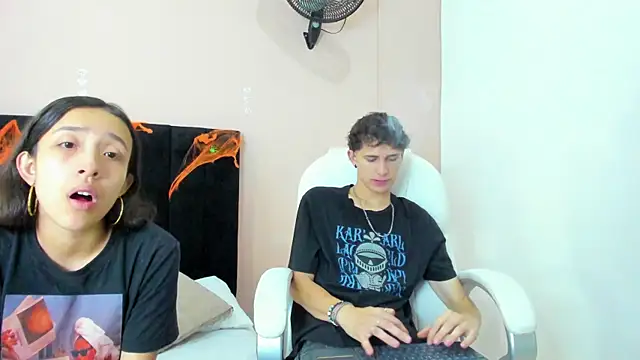 Snapshot of Taylor_and_exidt chatting on 10.20.25 Taylor and exidt online show from 10.20.25