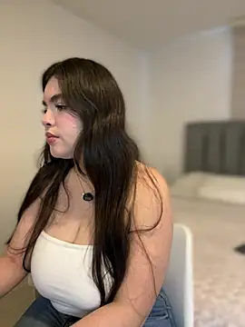 Snapshot of Isabella_LaRue chatting on 03.20.26 Isabella LaRue online show from 03.20.26