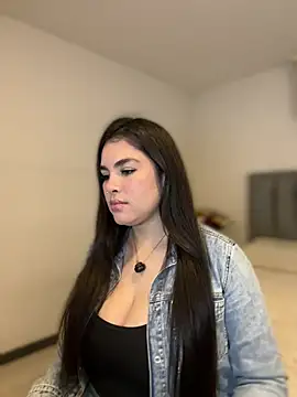 Snapshot of Isabella_LaRue chatting on 04.17.26 Isabella LaRue online show from 04.17.26