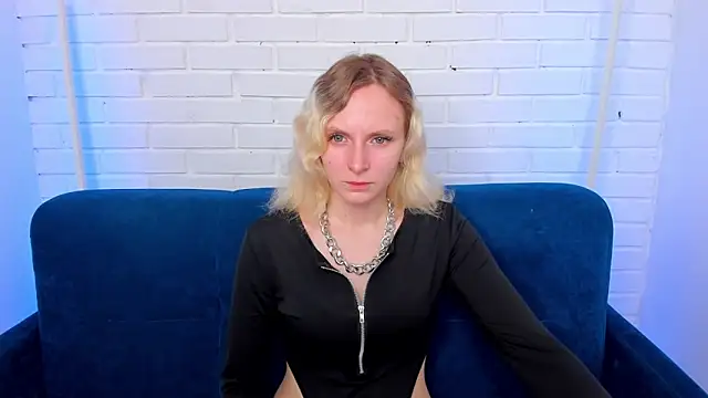 LikiLips online show from 11.27.25