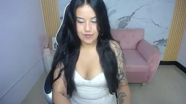 Snapshot of ailyn_ch1 chatting on 01.14.26 ailyn ch1 online show from 01.14.26