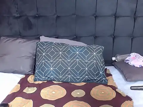 CaramelBootty online show from 11.18.25