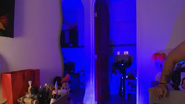 Rosee smith  online show from 11.08.25