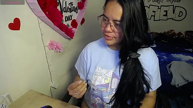 Snapshot of Miss__kendra_ chatting on 04.11.26 Miss kendra online show from 04.11.26