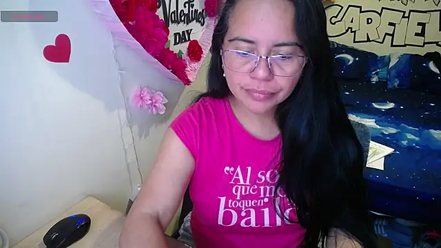 Snapshot of Miss__kendra_ chatting on 04.21.26 Miss kendra online show from 04.21.26