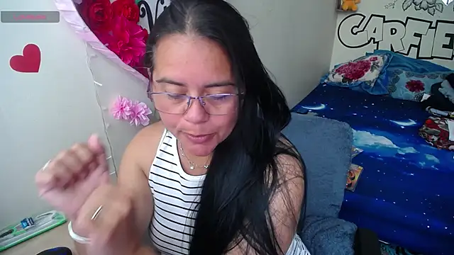 Snapshot of Miss__kendra_ chatting on 04.26.26 Miss kendra online show from 04.26.26