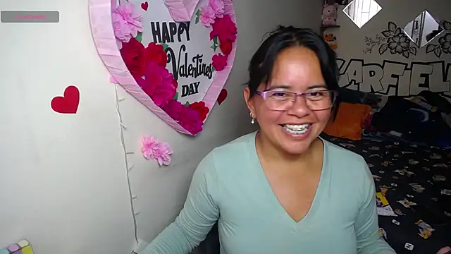 Snapshot of Miss__kendra_ chatting on 05.25.26 Miss kendra online show from 05.25.26