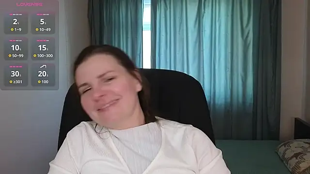 Snapshot of Mirabelle_Velvet chatting on 12.16.25 Mirabelle Velvet online show from 12.16.25