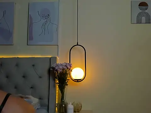 Chloe Celeste online show from 11.21.25