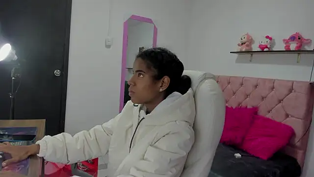 Snapshot of thianahorny chatting on 02.04.26 thianahorny online show from 02.04.26