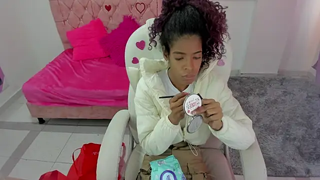 Snapshot of thianahorny chatting on 02.11.26 thianahorny online show from 02.11.26