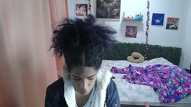 Snapshot of thianahorny chatting on 06.20.26 thianahorny online show from 06.20.26