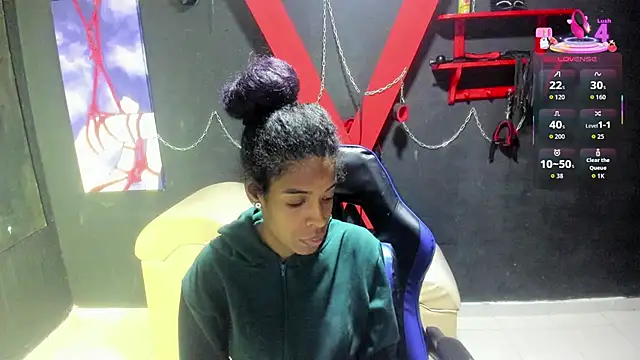 Snapshot of thianahorny chatting on 06.22.26 thianahorny online show from 06.22.26