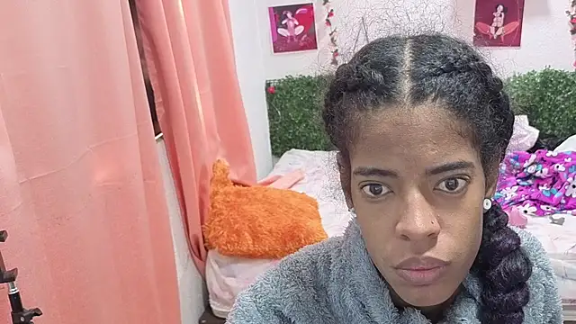 Snapshot of thianahorny chatting on 07.01.26 thianahorny online show from 07.01.26