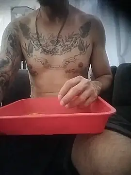 Snapshot of Juicydick420-xxx chatting on 12.03.25 Juicydick420-xxx online show from 12.03.25